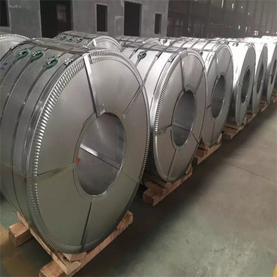 Big Spangle Galvanized Iron Coil Berat 3-8 Ton